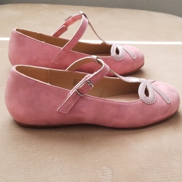 Shoes - Picture 2 of 3